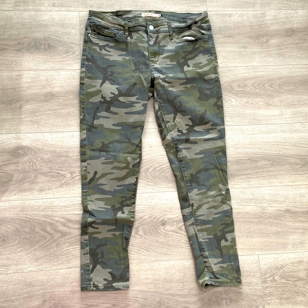Levi’s Skinny Camo Jeans size 29